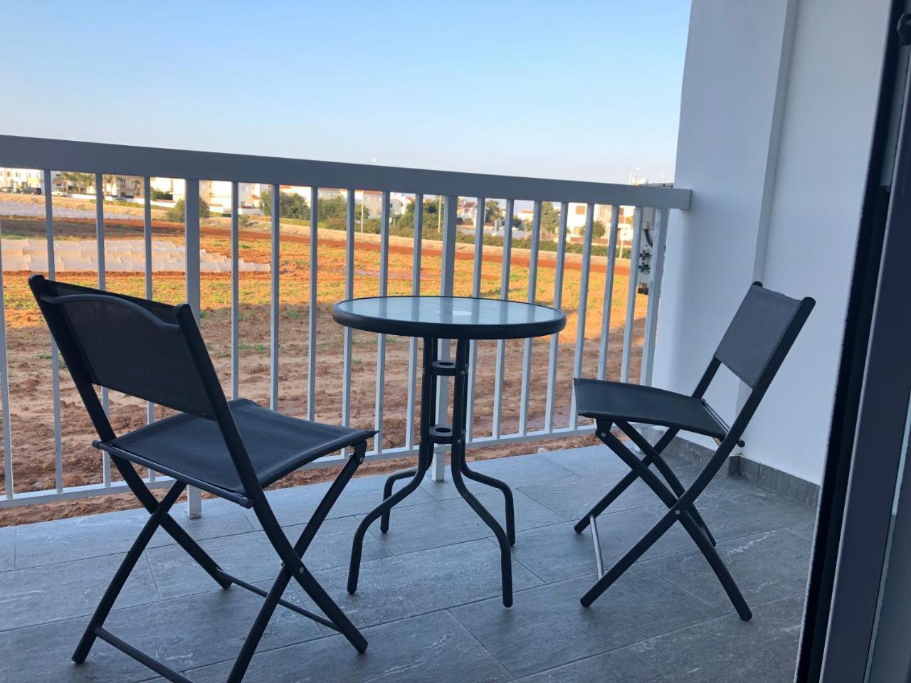 Luxury 2 Bed Apartment Next To The Beach Paralimni Exterior foto