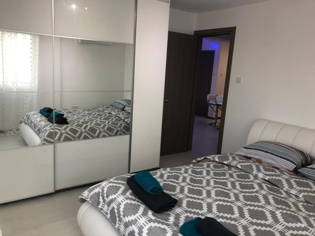 Luxury 2 Bed Apartment Next To The Beach Paralimni Exterior foto
